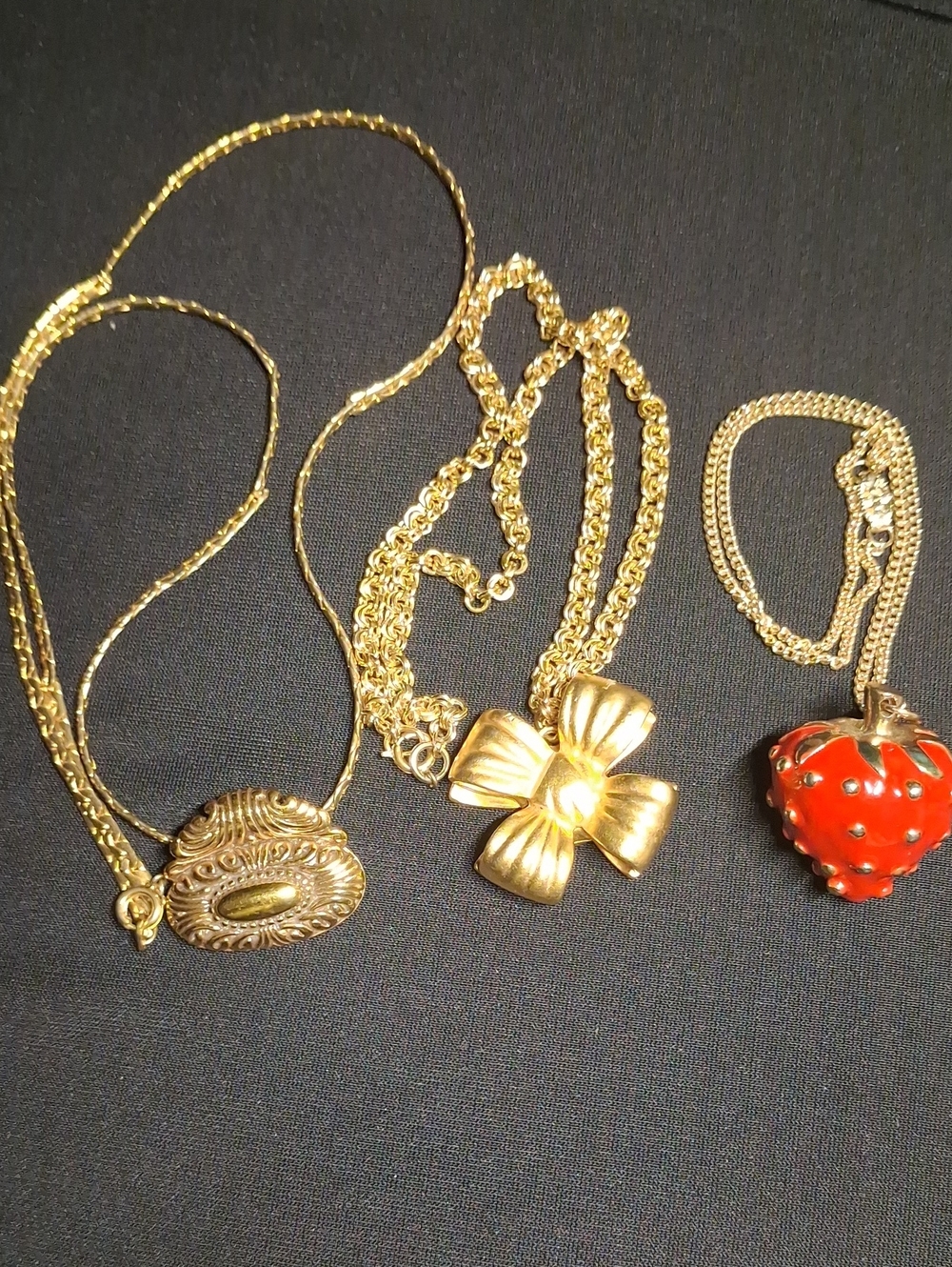 Elegant Gold Bow Pendant Necklace for Women